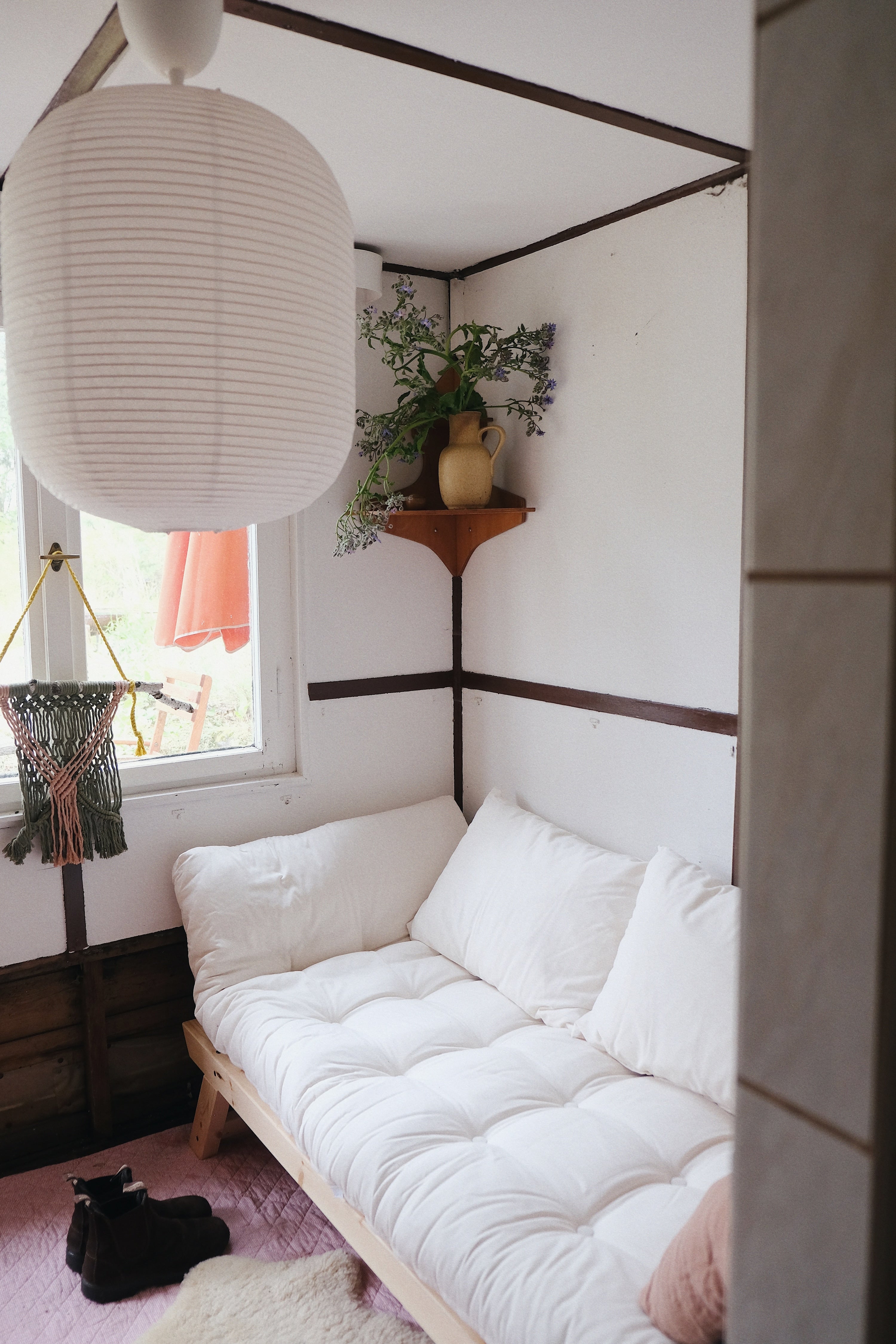 BEBOP CLEAR LACQUERED W. 4-LAYER MIXED MATTRESS CLAY BROWN