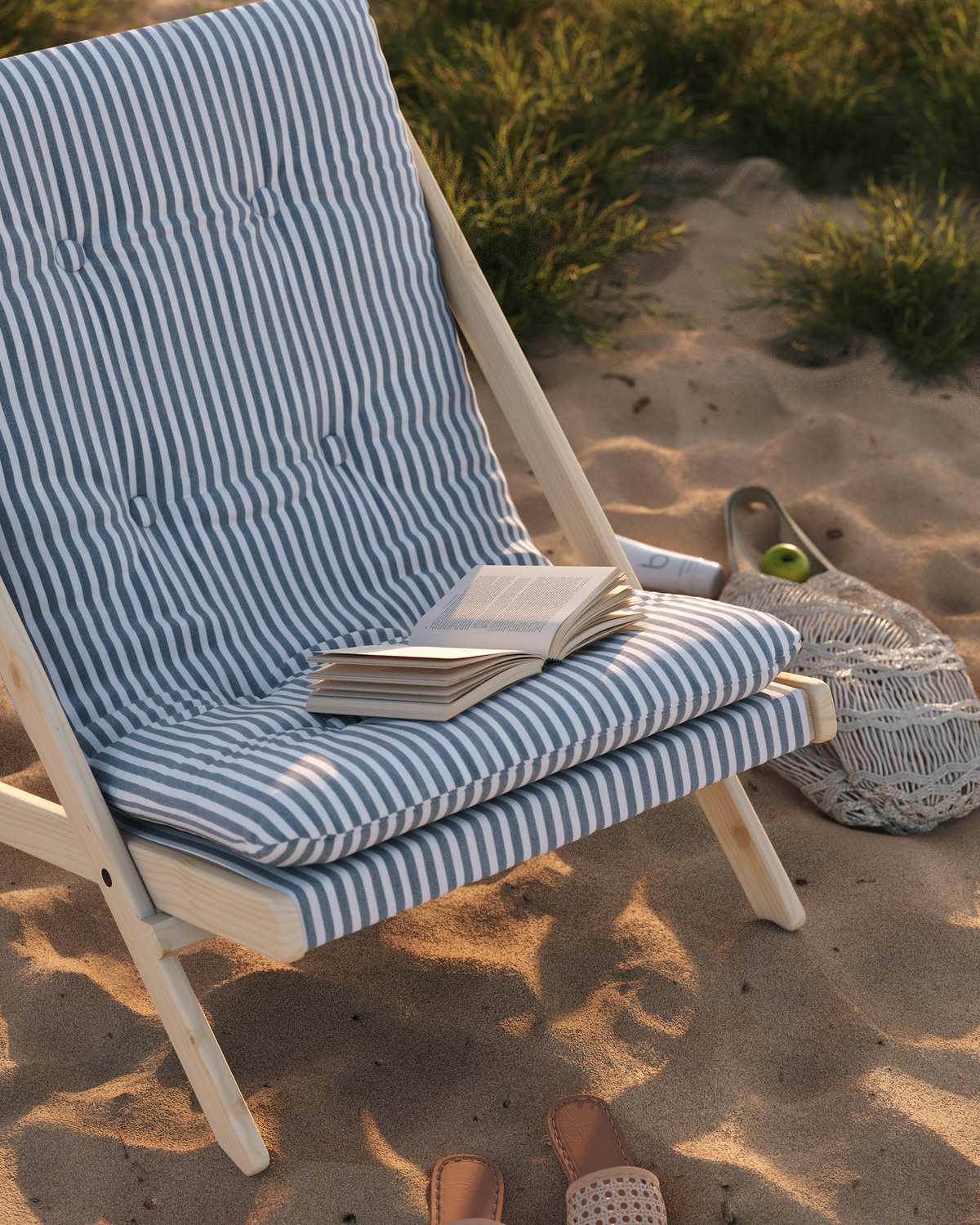 BOOGIE WHITE LACQUERED BEECH W. BOOGIE MATTRESS BEACH BLUE