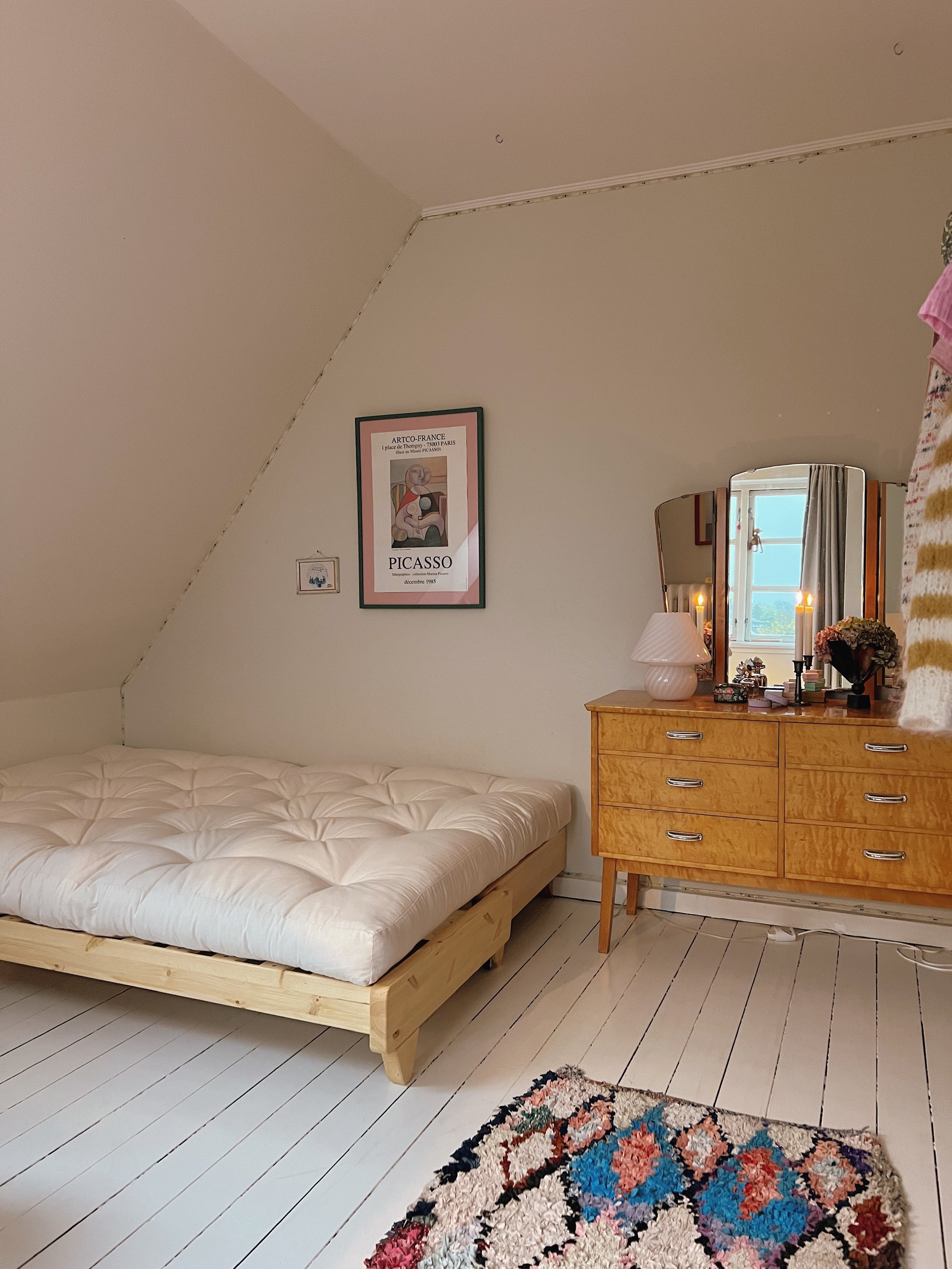 FRESH CLEAR LACQUERED W. FRESH MATTRESS WHEAT BEIGE