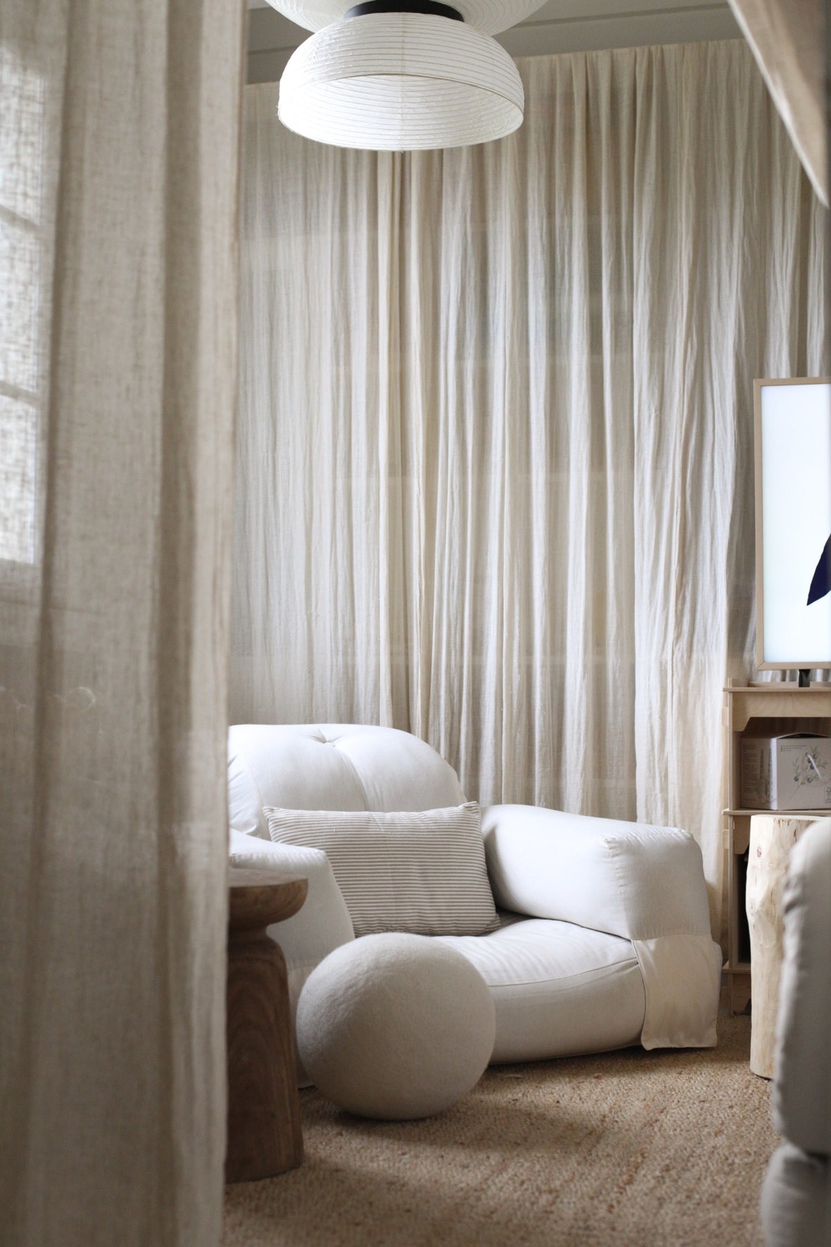 HIPPO CHAIR BEIGE