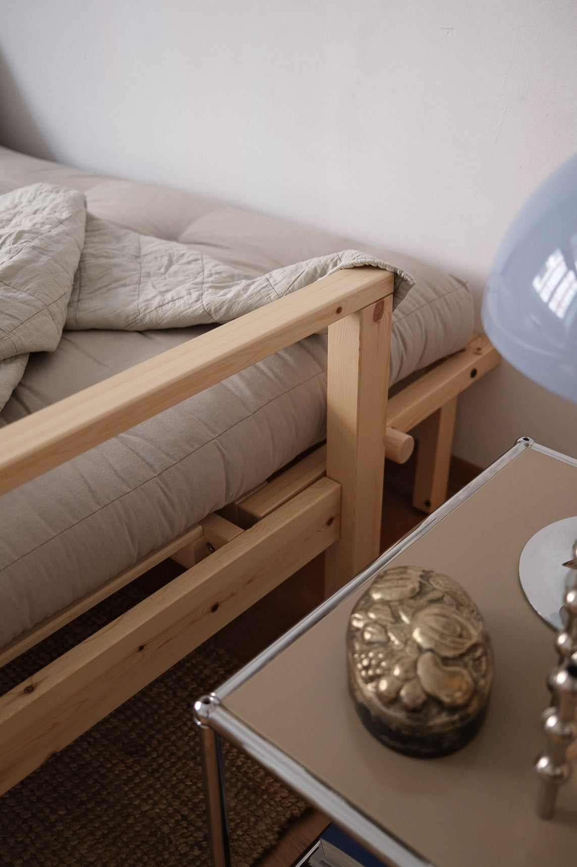 KNOB CAROB BROWN W. 5-LAYER MIXED MATTRESS PALE BLUE