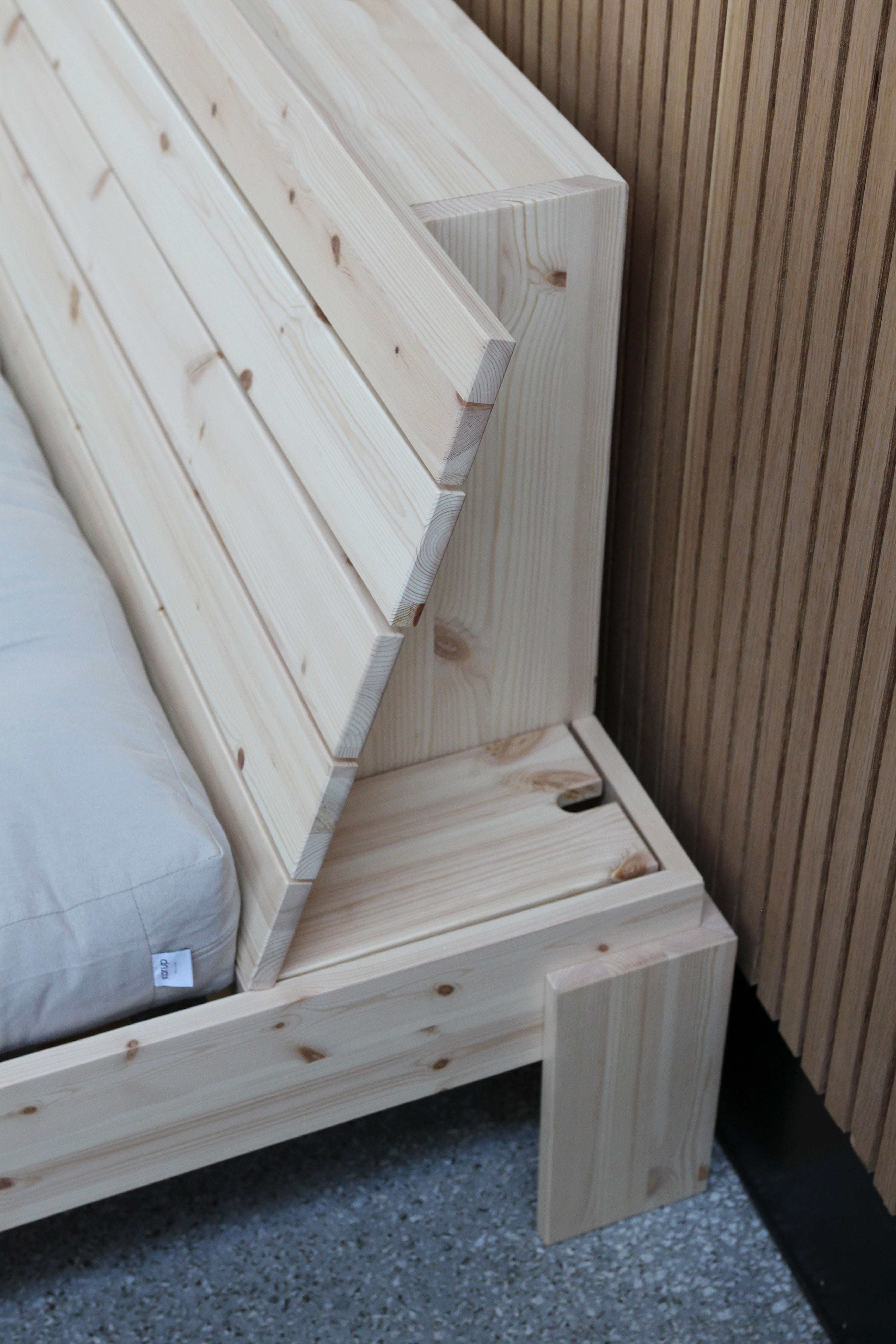LAYERS BED HEADBOARD CLEAR 140 X 200