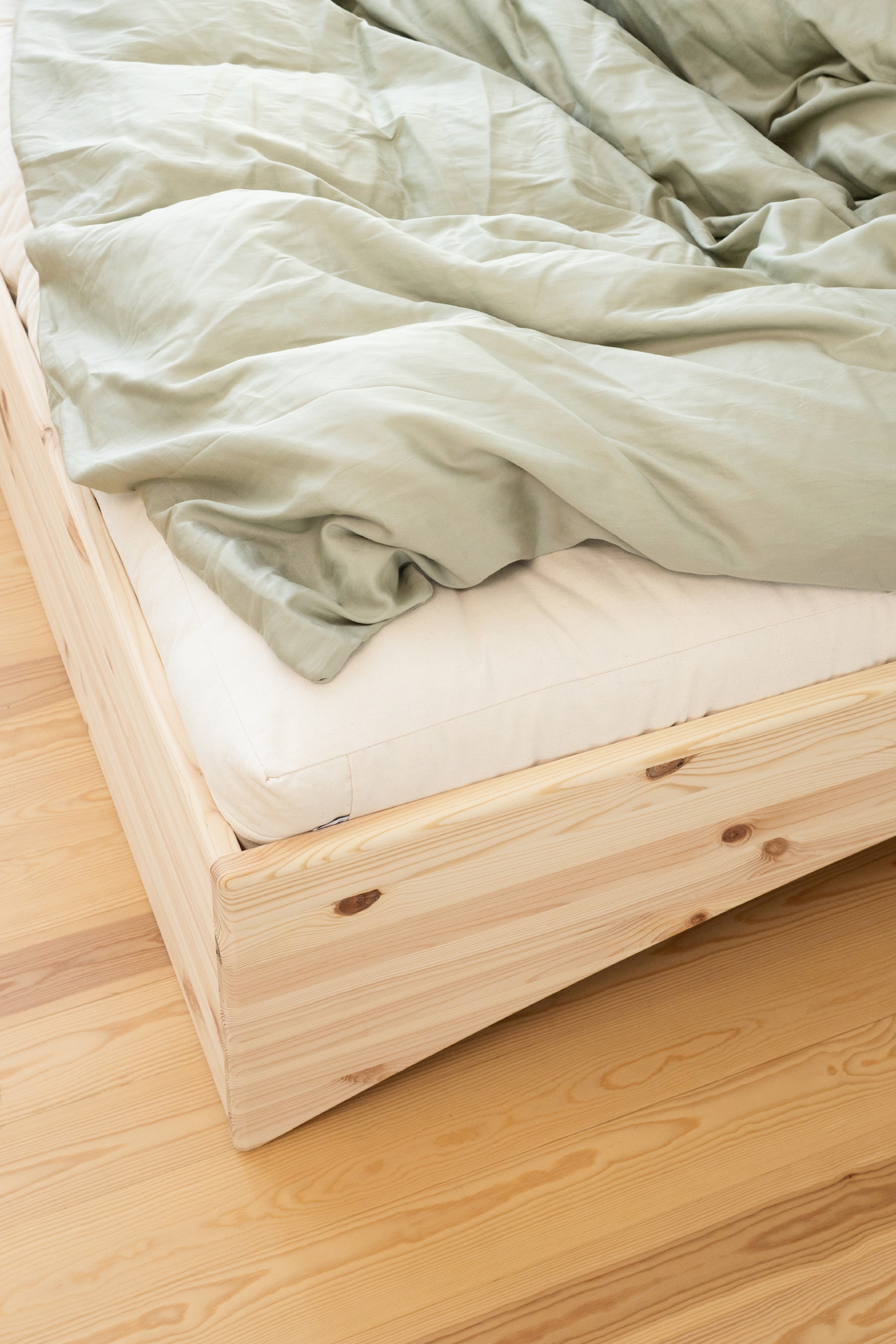 ORBIT BED RAW 160 X 200