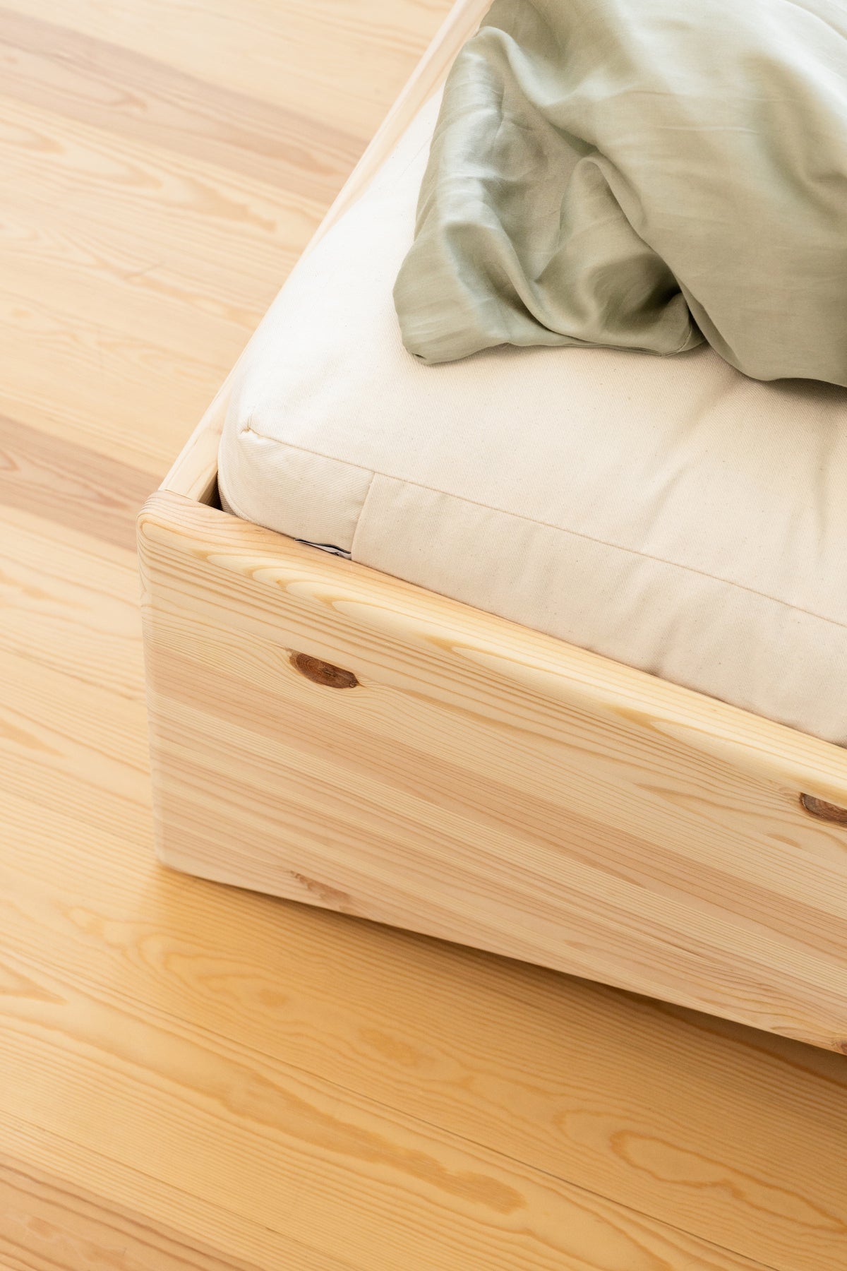 ORBIT BED RAW 140 X 200