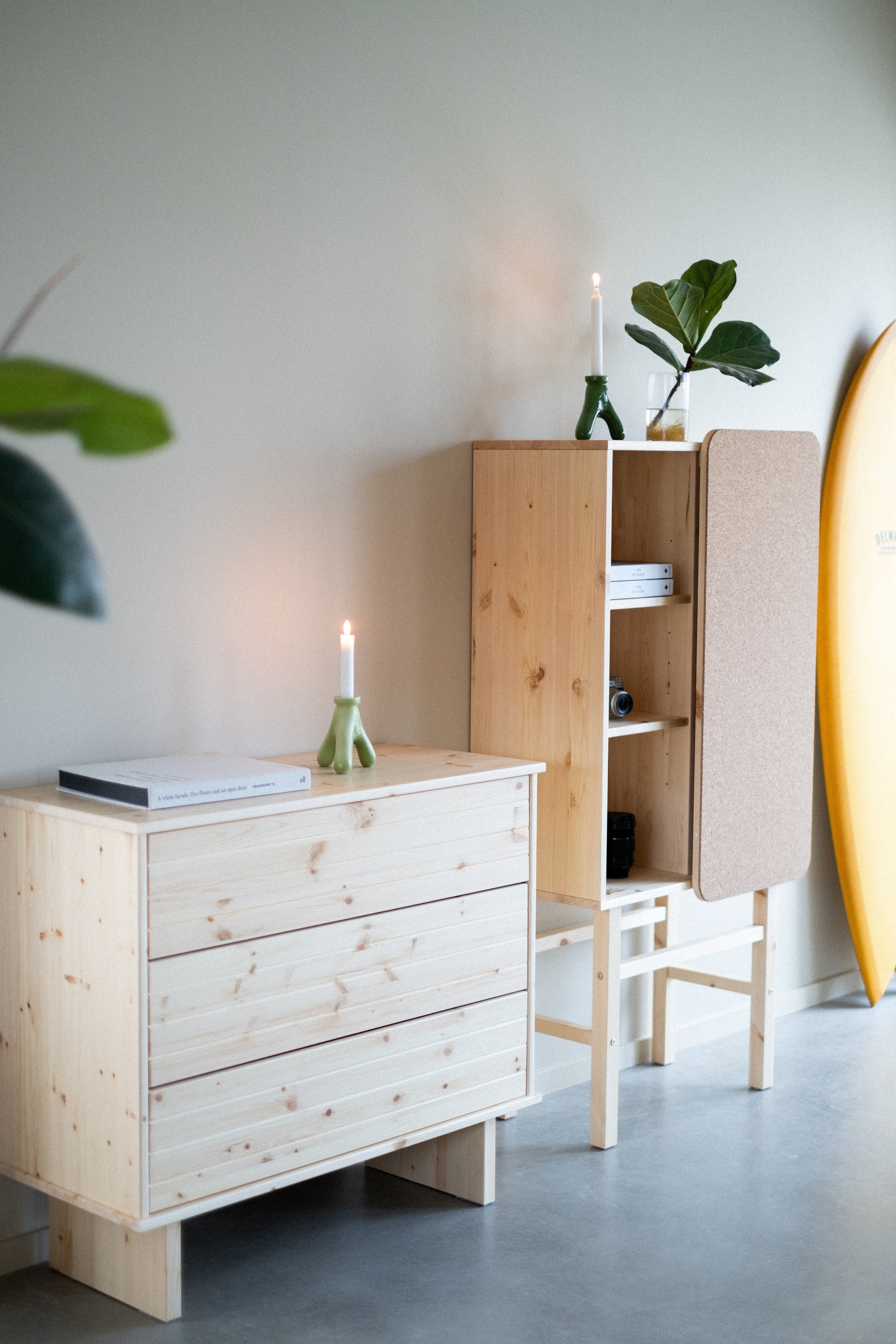 SLIDE CABINET