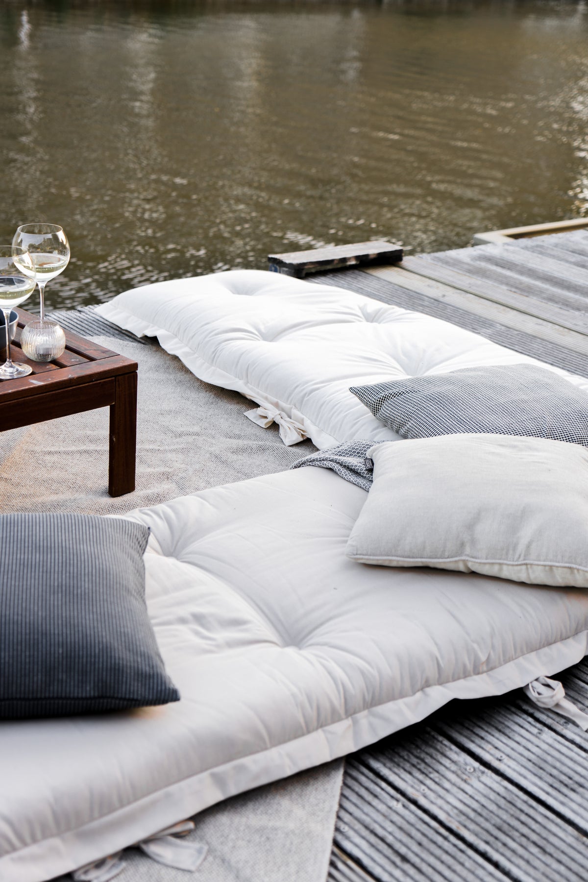 SIT AND SLEEP OUT™ BEIGE