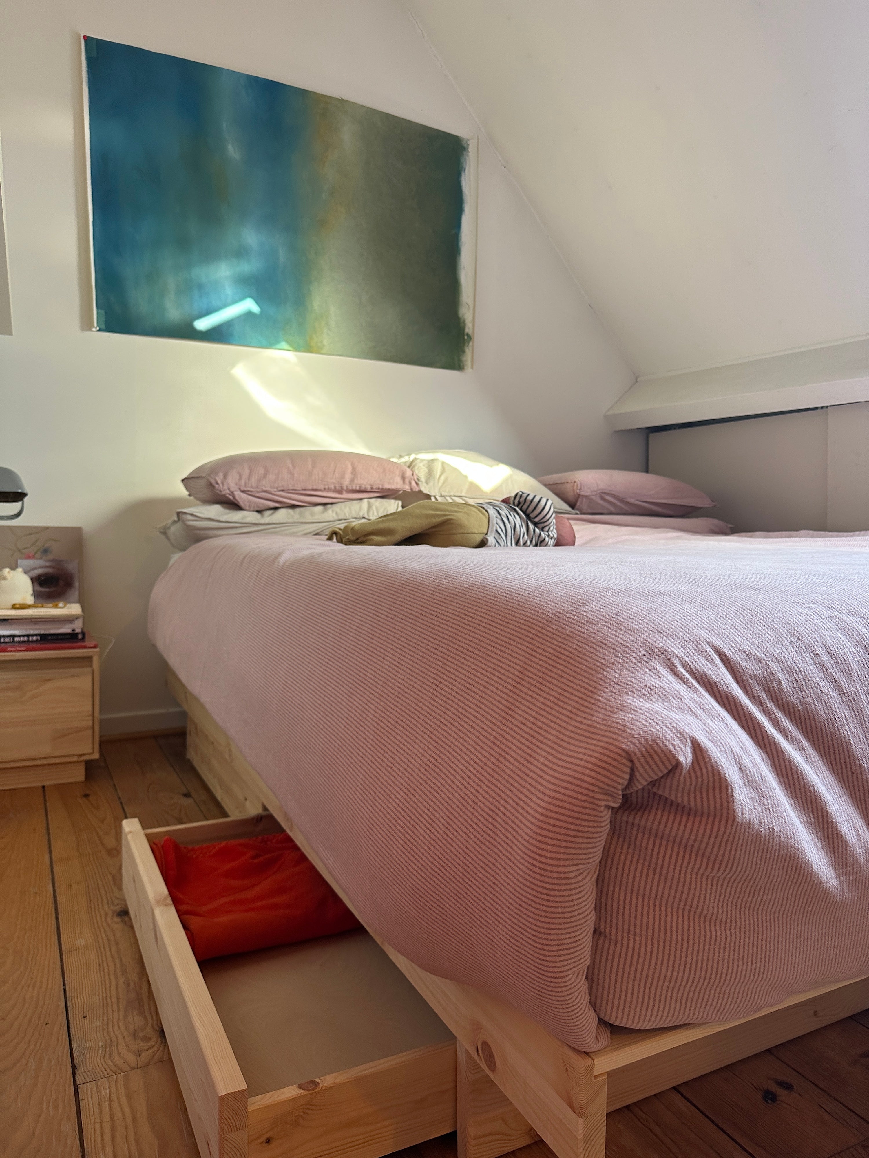 KANSO BED RAW FULL SIZE W. 4 PCS BED ROLLERS