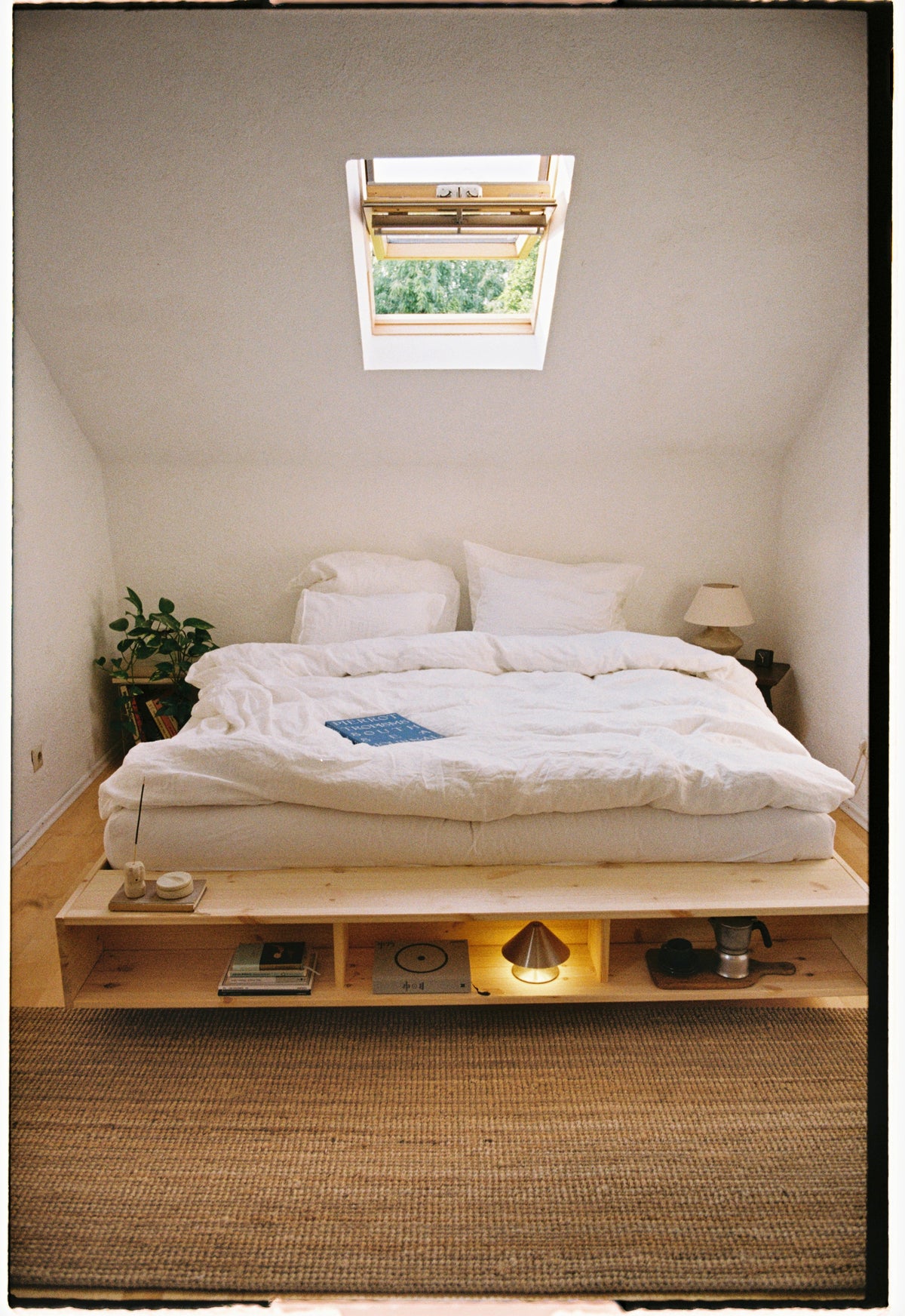 MERGE BED RAW 140 x 200