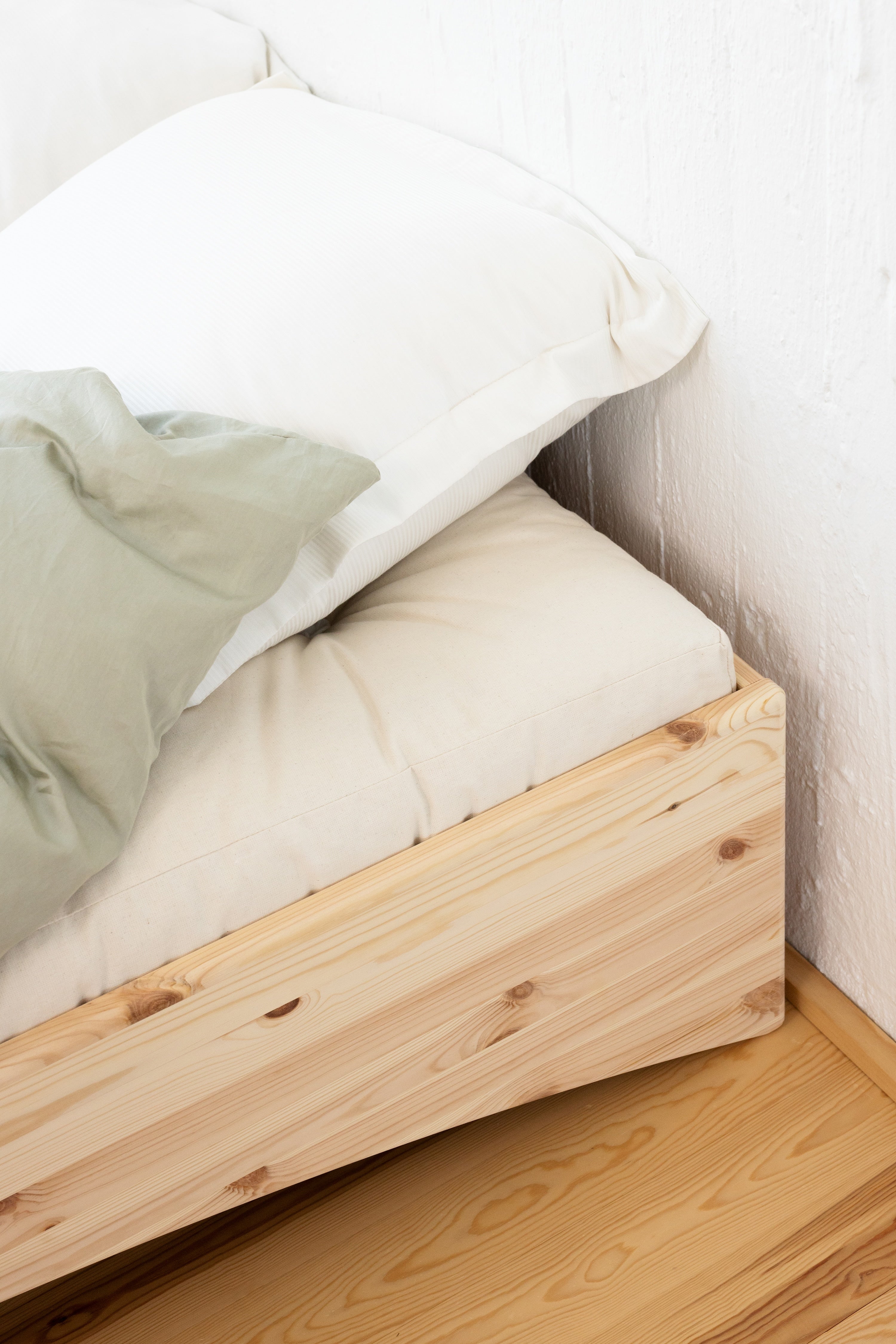 ORBIT BED RAW 160 X 200