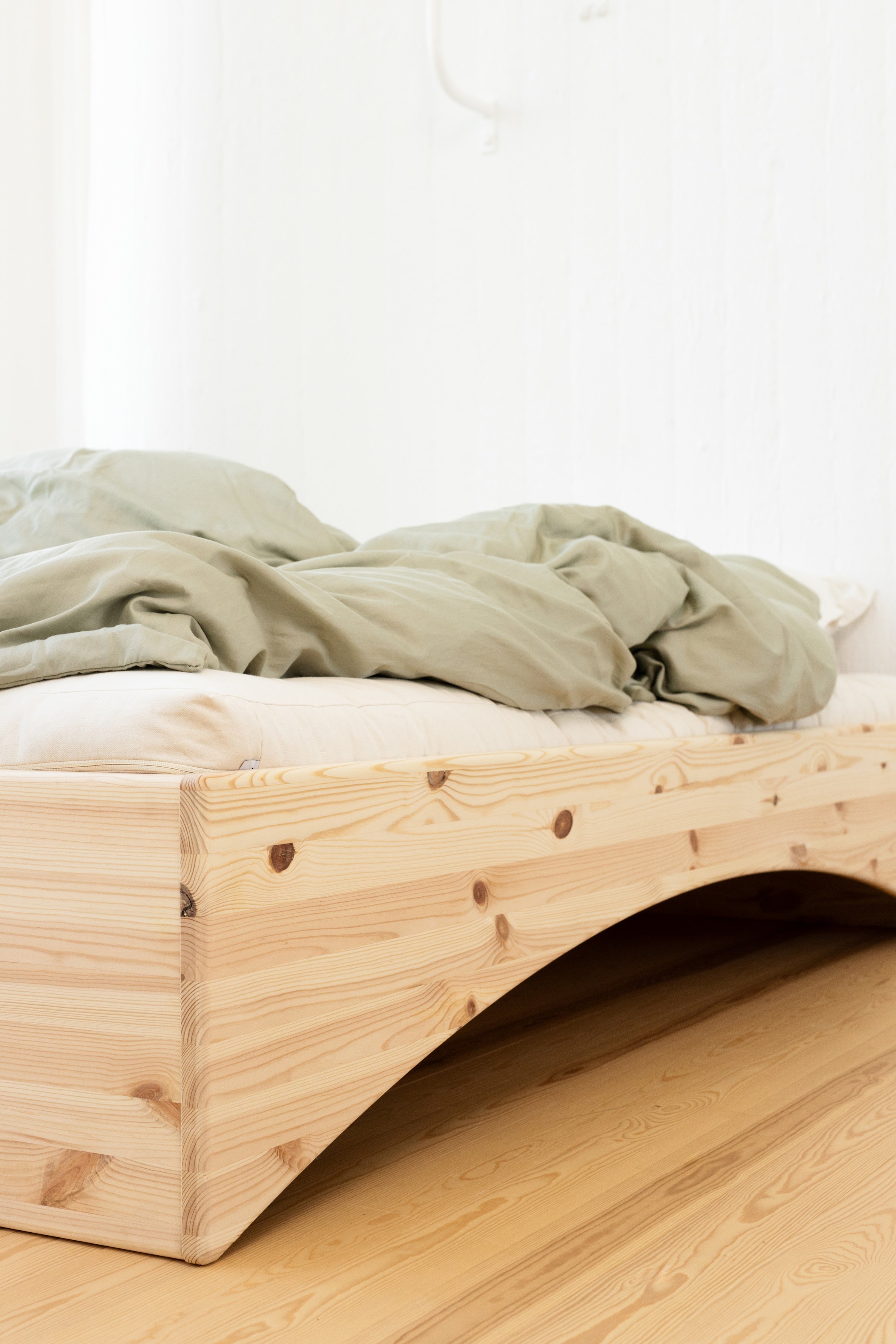 ORBIT BED RAW 160 X 200