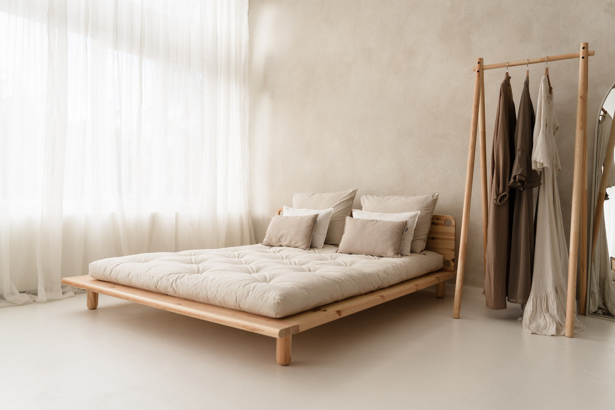 PEEK BED CLEAR LACQUERED 180 X 200 W. 2 BED LAMPS
