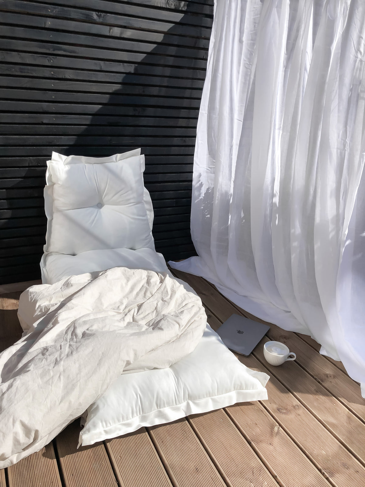 SIT AND SLEEP OUT™ WHITE