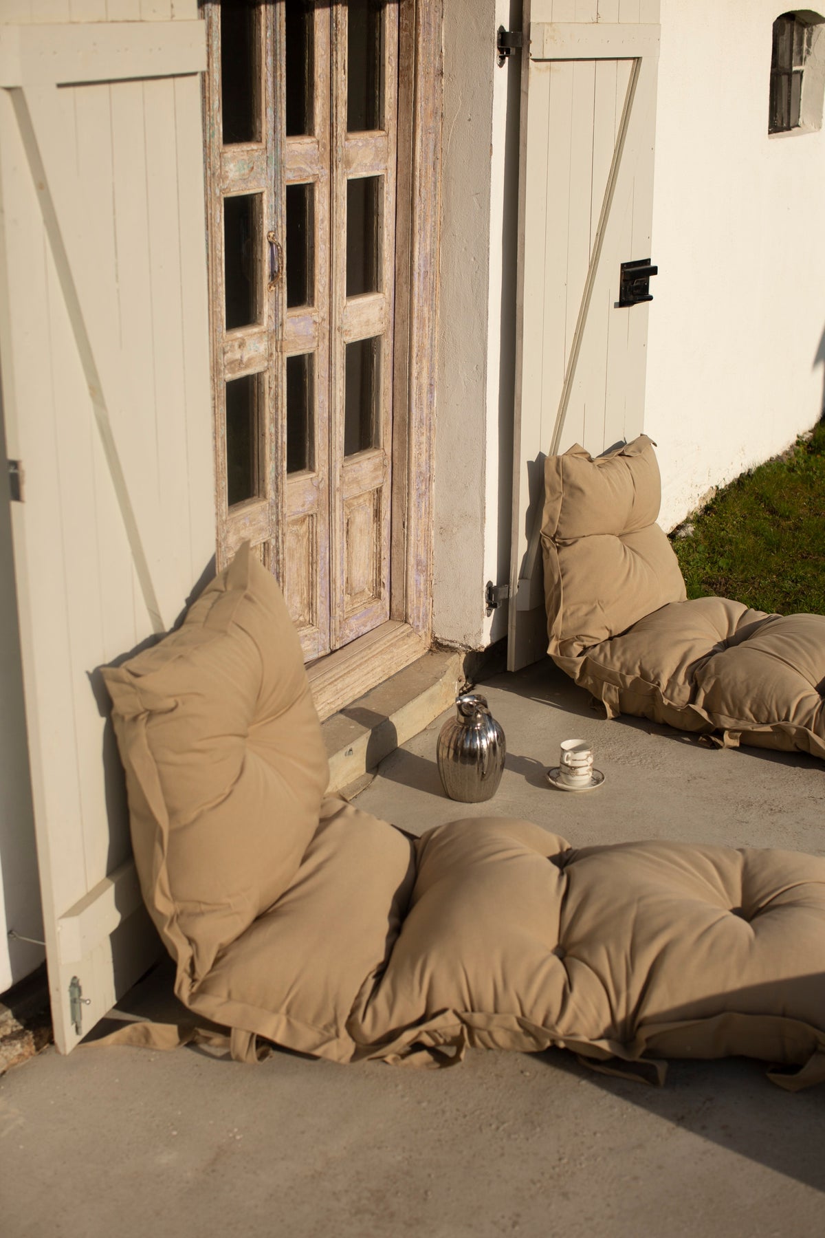 SIT AND SLEEP OUT™ DARK GREY