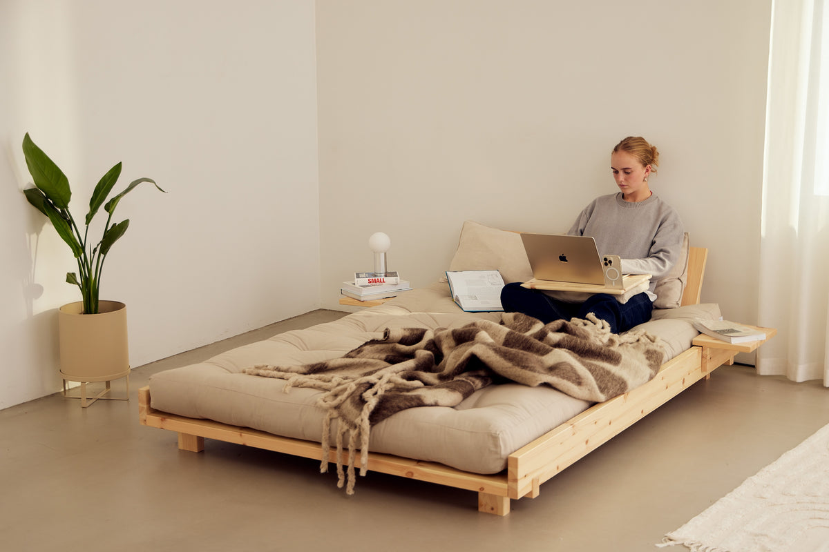 SOCIAL BED CAROB BROWN 160 X 200 W. 2 PCS BACK RESTS AND 2 PCS SIDE TABLES