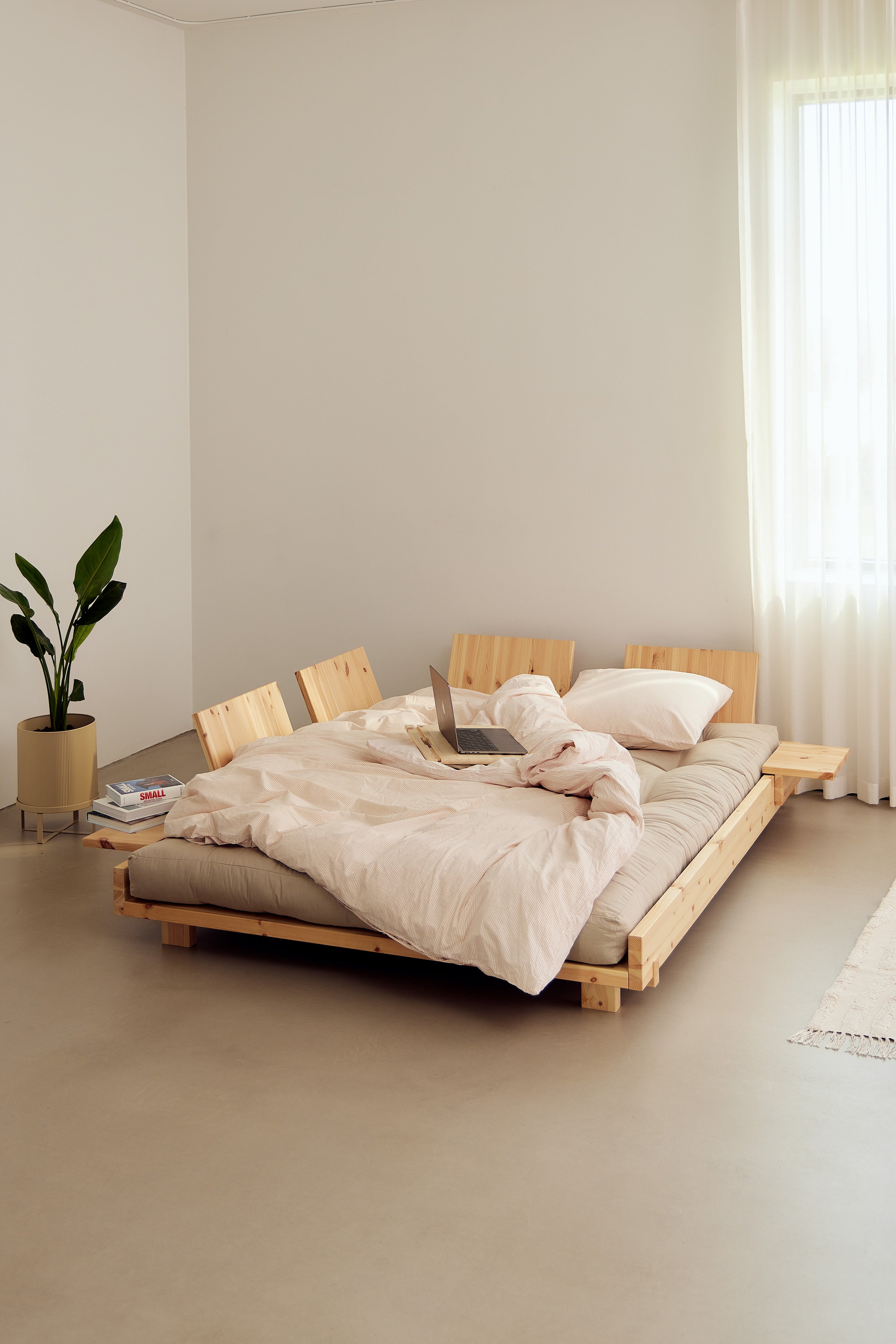 SOCIAL SOFA BED CLEAR LAC 140 X 200 W. 2 PCS BACK RESTS AND 2 PCS SIDE TABLES W. FRESH MATTRESS MOCCA