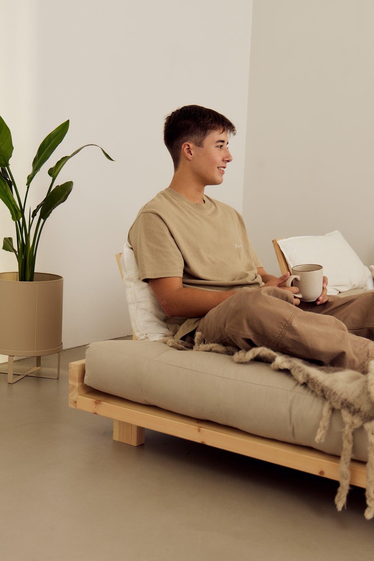SOCIAL SOFA BED CLEAR LAC 140 X 200 W. 2 PCS BACK RESTS AND 2 PCS SIDE TABLES W. FRESH MATTRESS MOCCA