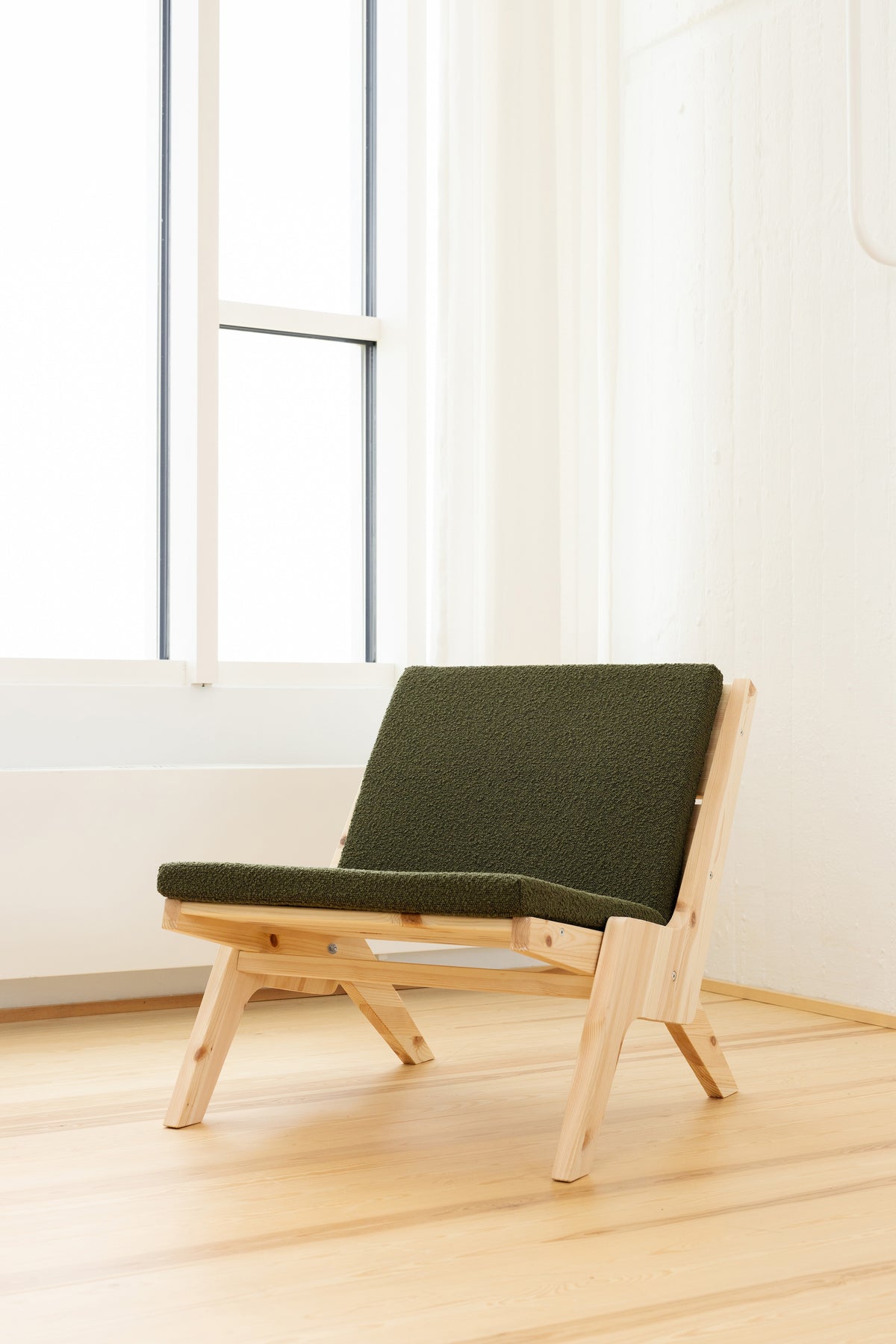 SWAY LOUNGE CHAIR RAW W. EVERGREEN MATTRESS