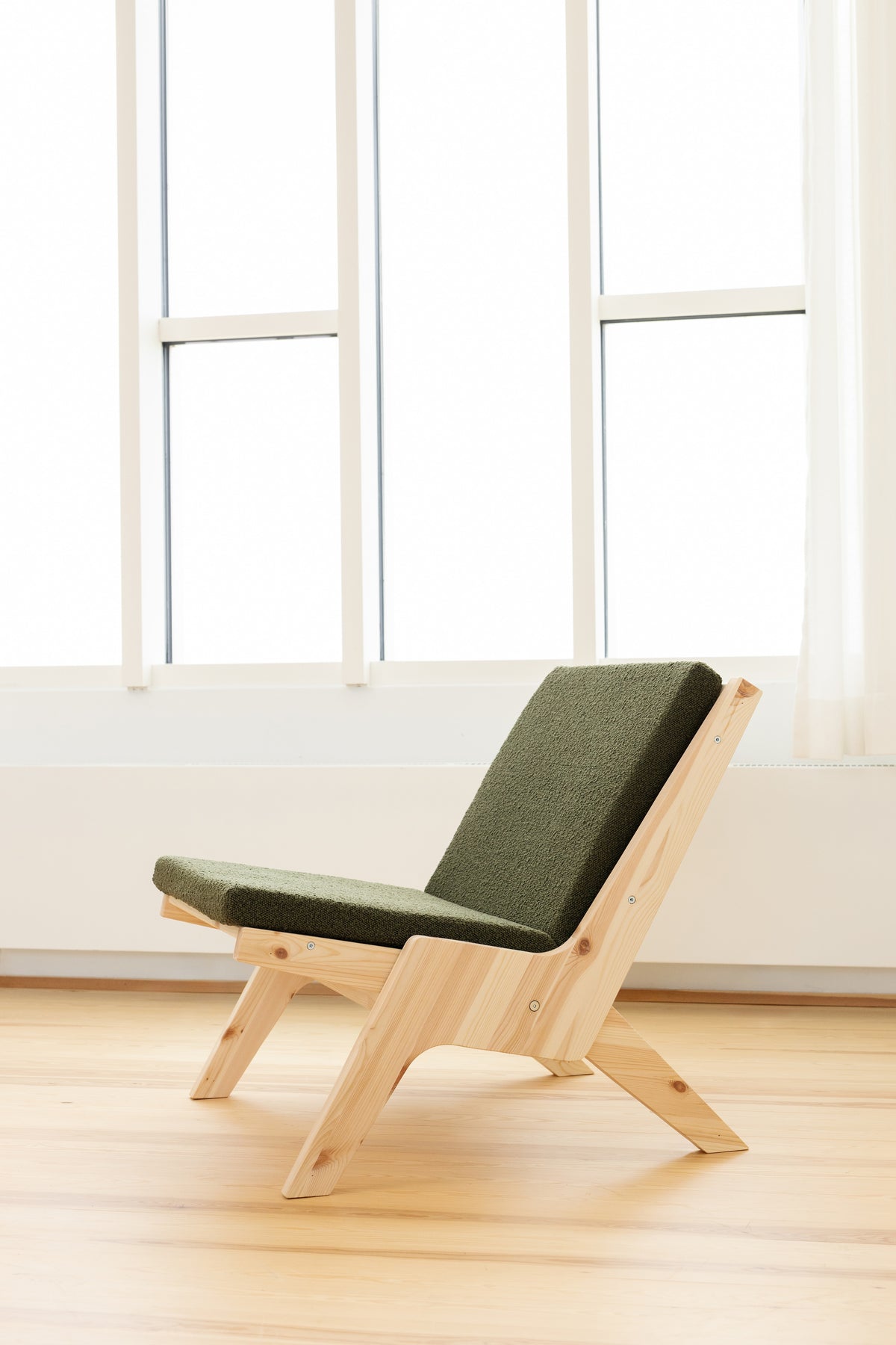 SWAY LOUNGE CHAIR RAW W. EVERGREEN MATTRESS