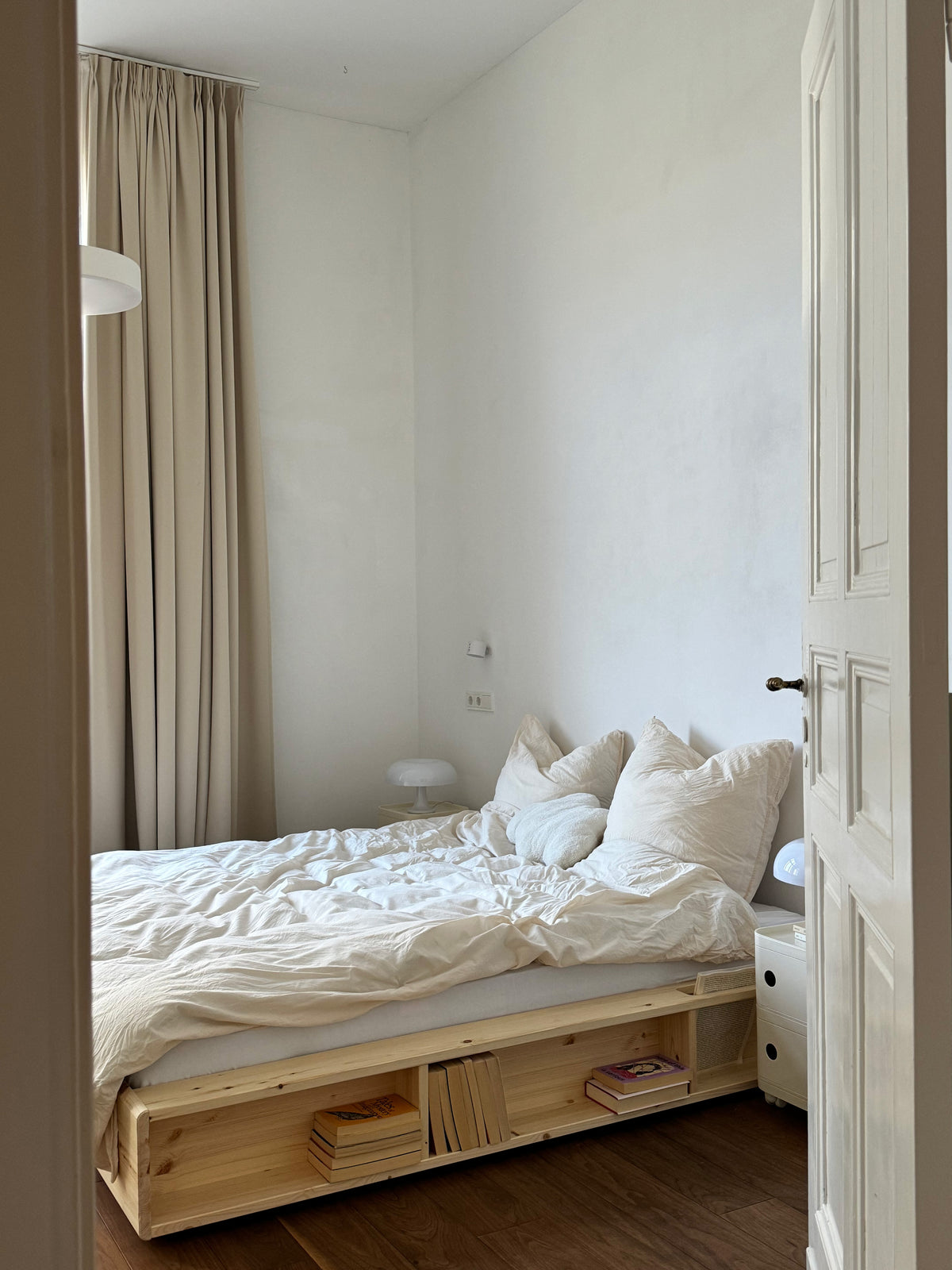 ZIGGY BED CLEAR LACQUERED 140 X 200